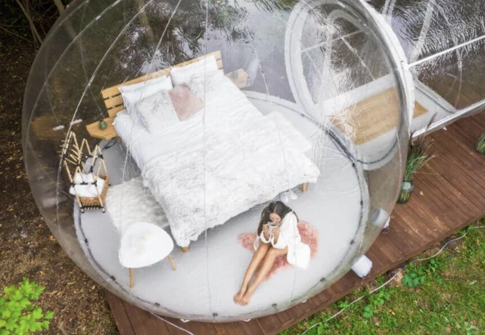 clear outdoor bubble tent